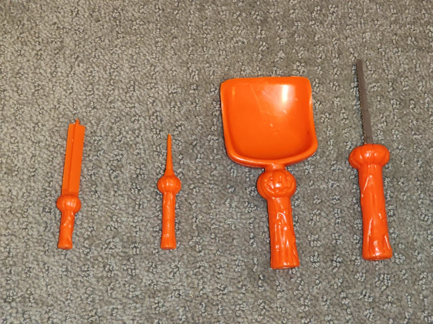 Vintage 4-Piece Pumpkin Carving Tool Kit - Halloween Craft Set