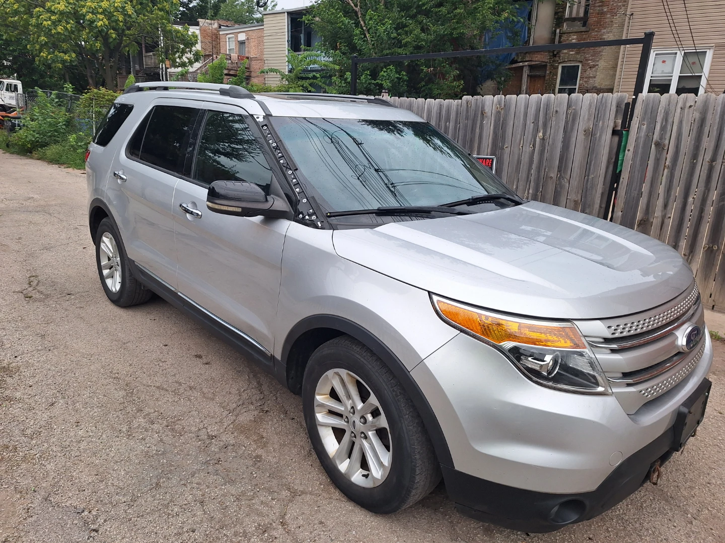 Silver Ford Explorer XLT - photo 2