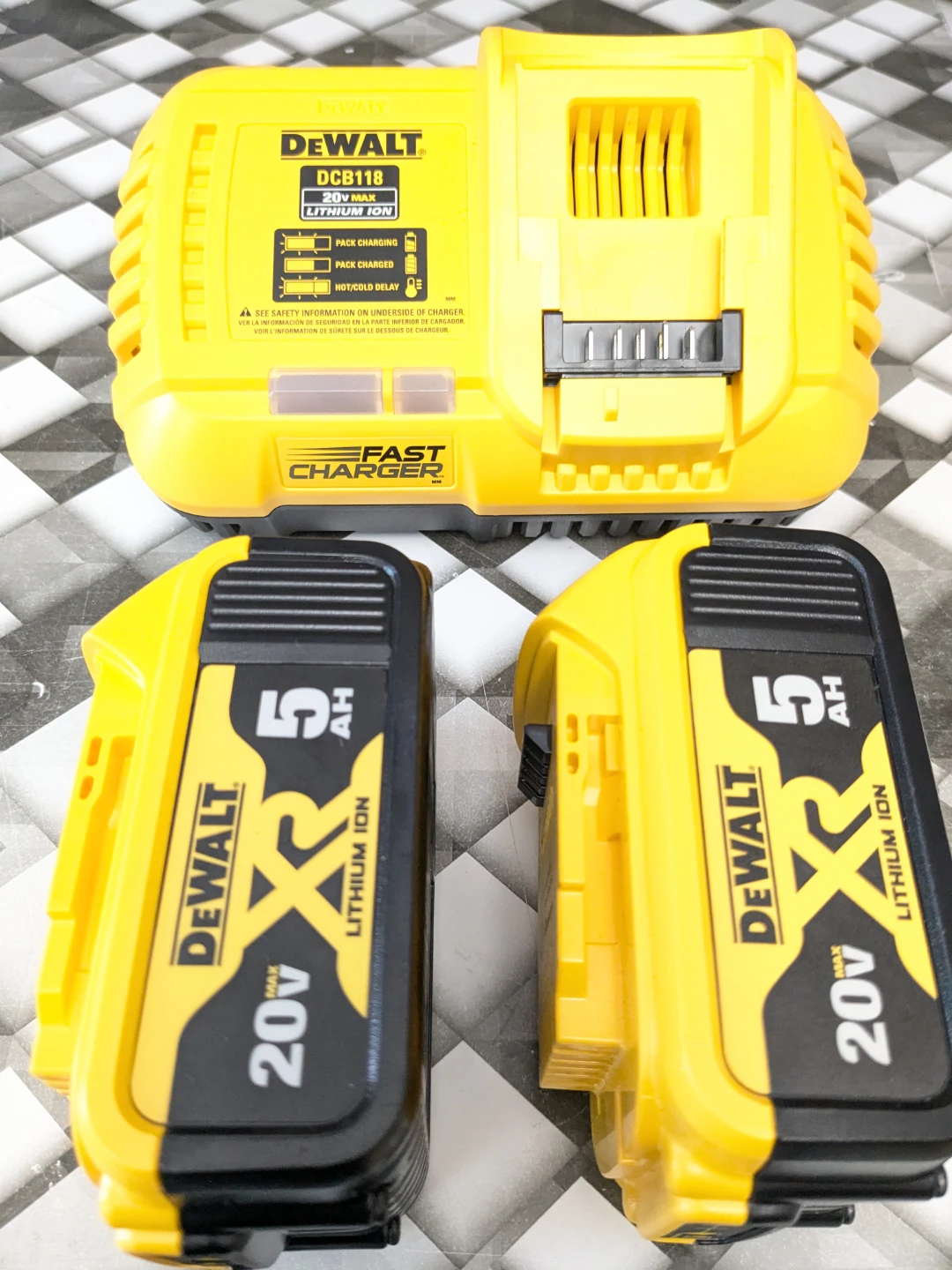 20V Max DeWalt 5AH XR Lithium Power 2 PACK Starter Kit
