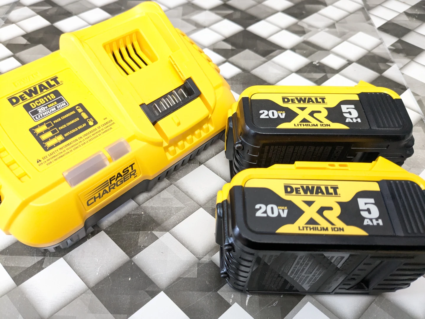 20V Max DeWalt 5AH XR Lithium Power 2 PACK Starter Kit - photo 3