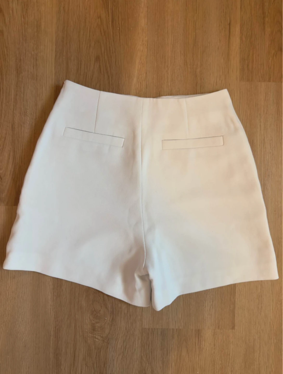 Ted Baker White Button Detail Shorts Size 0 - photo 2