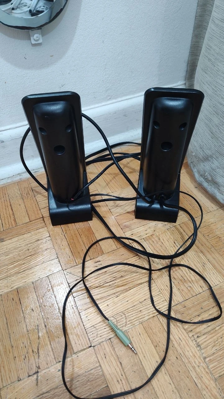 Logitech R-10 Multimedia PC Speakers 2.0 Channel with Headphone - photo 2