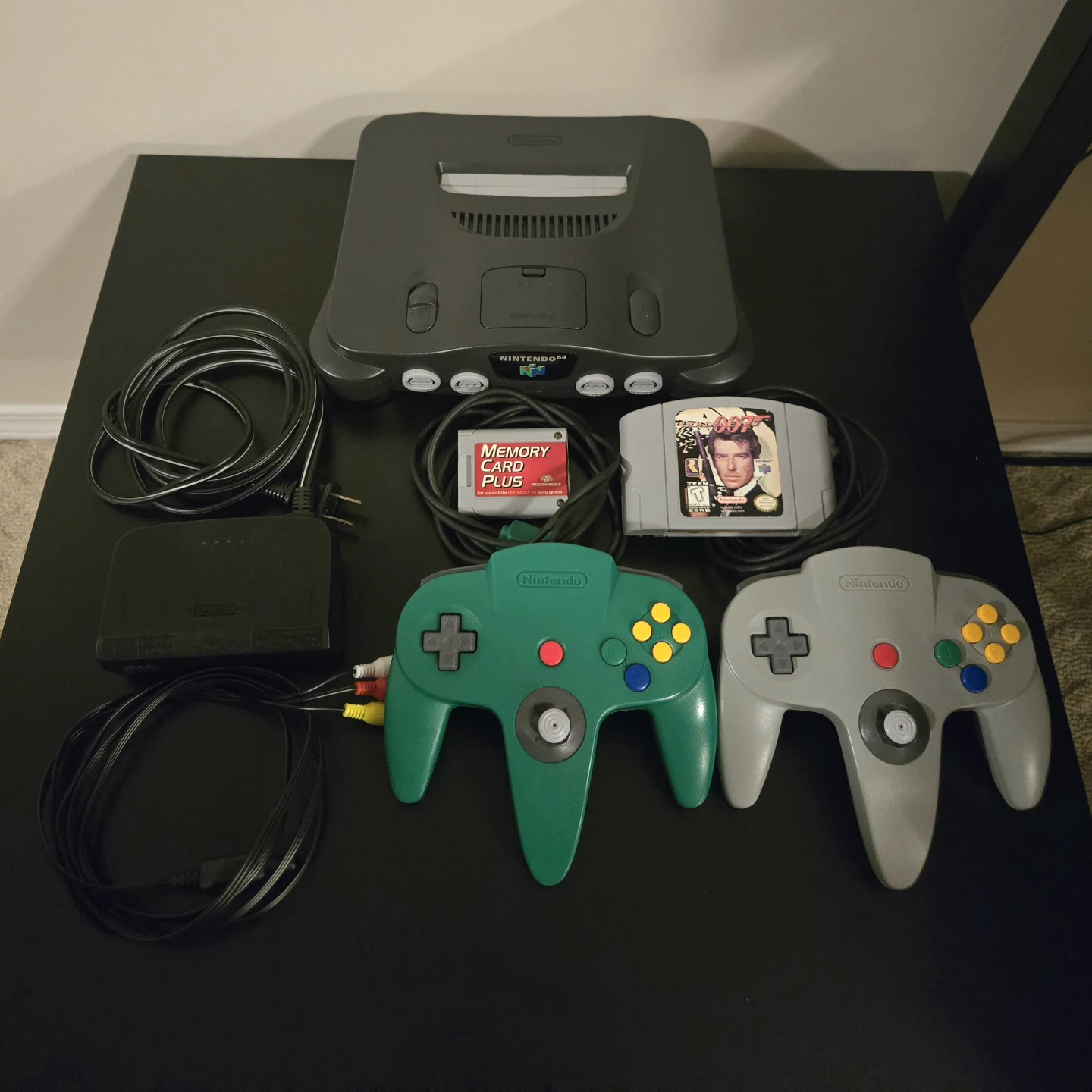 N64 Bundle + 007 Goldeneye / Clean
