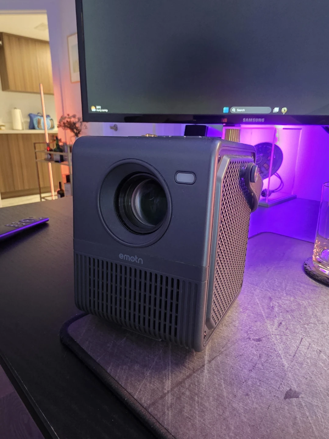 Emotn H1 Smart Projector