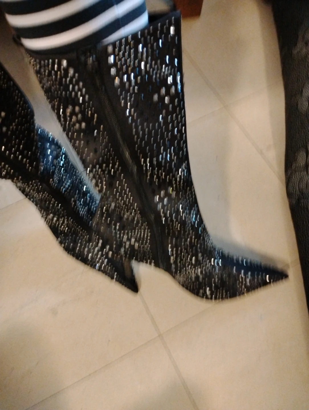 Black studded pointed-toe heeled boots - photo 4