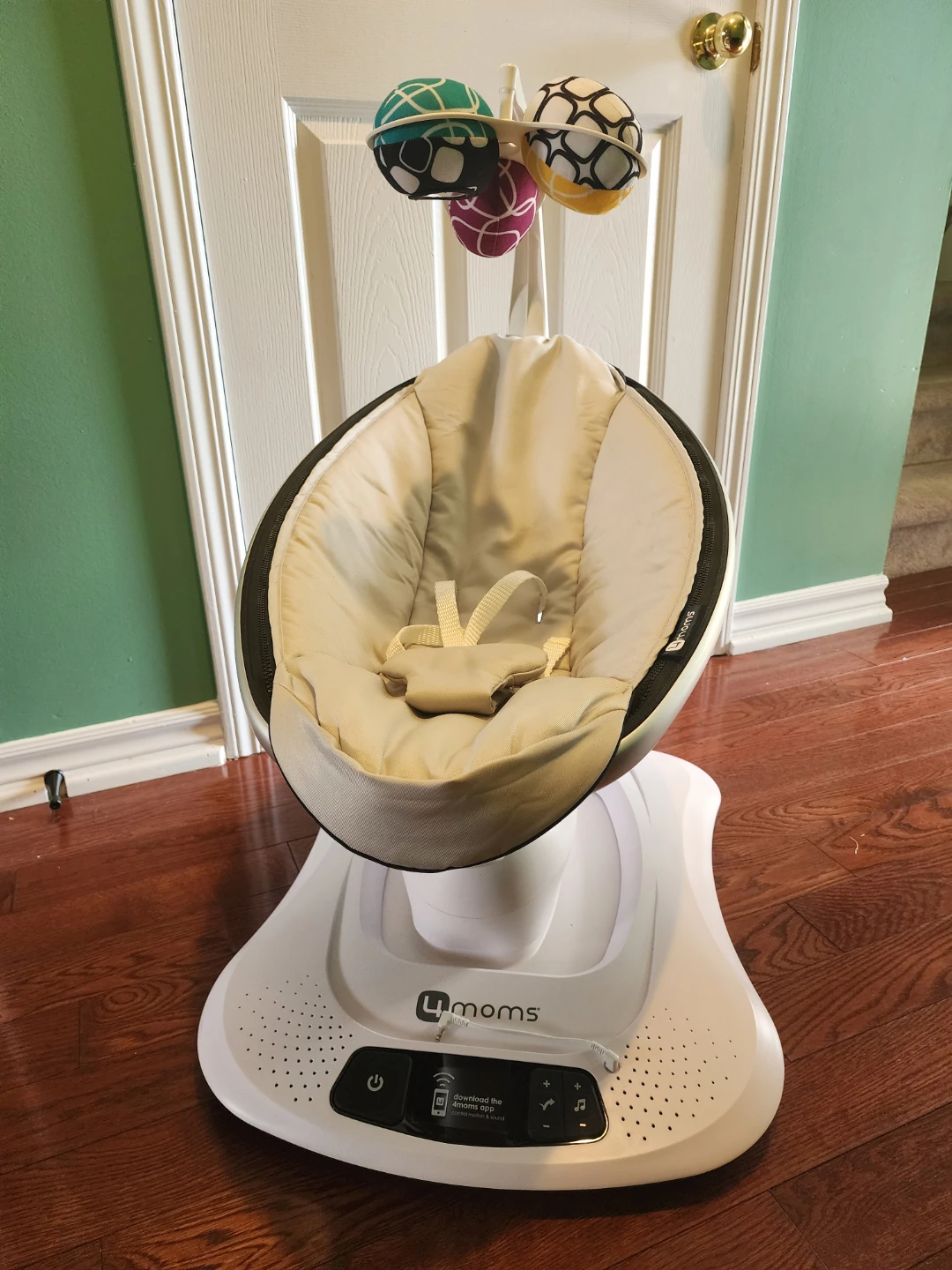 4moms MamaRoo Baby Swing like new