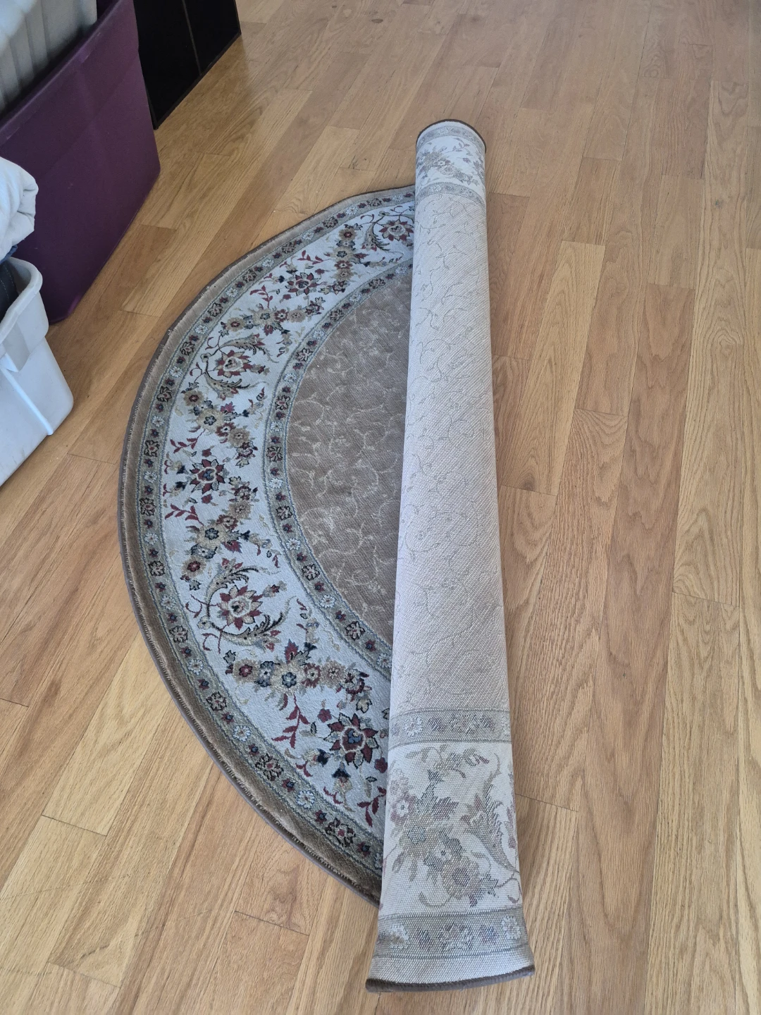 Round Floral Area Rug - photo 3