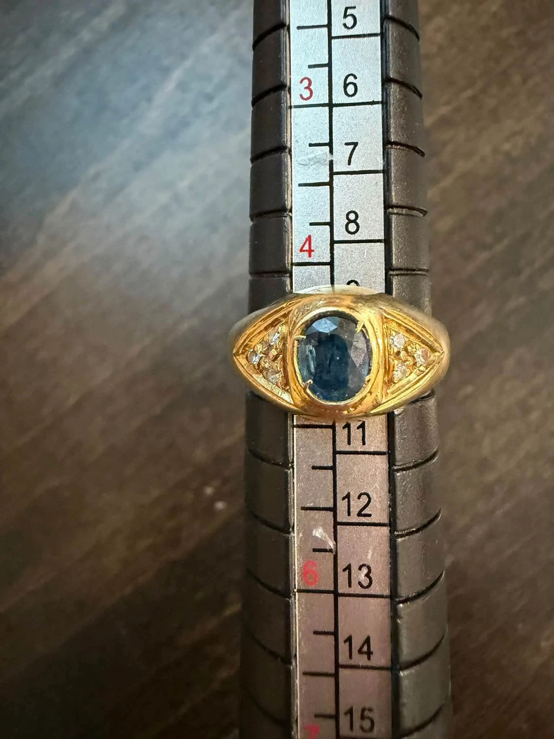 18k gold natural diamond & unknown center stone ring. - photo 2