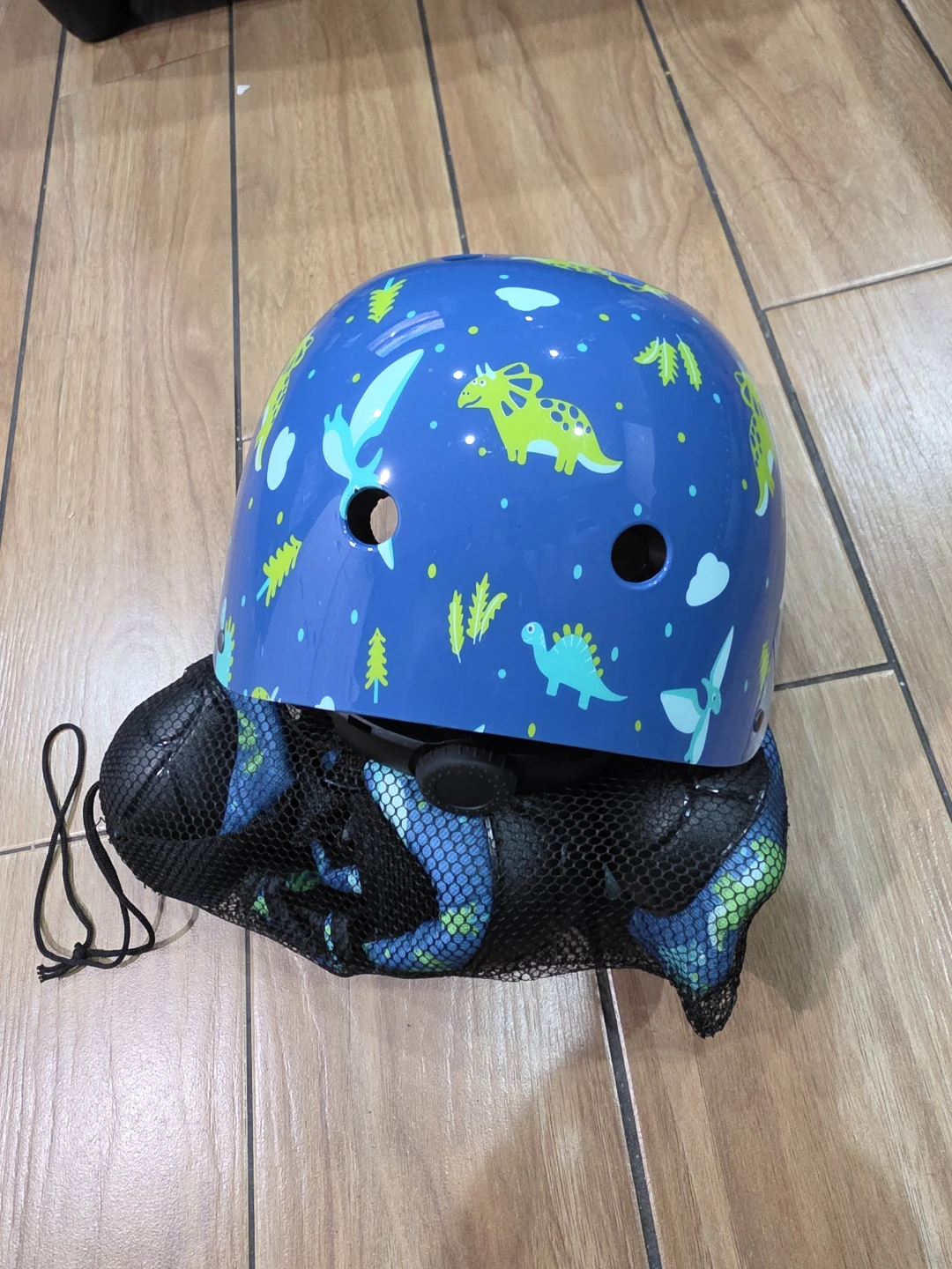 Kids Dinosaur Helmet and Protective Pad Set - photo 3