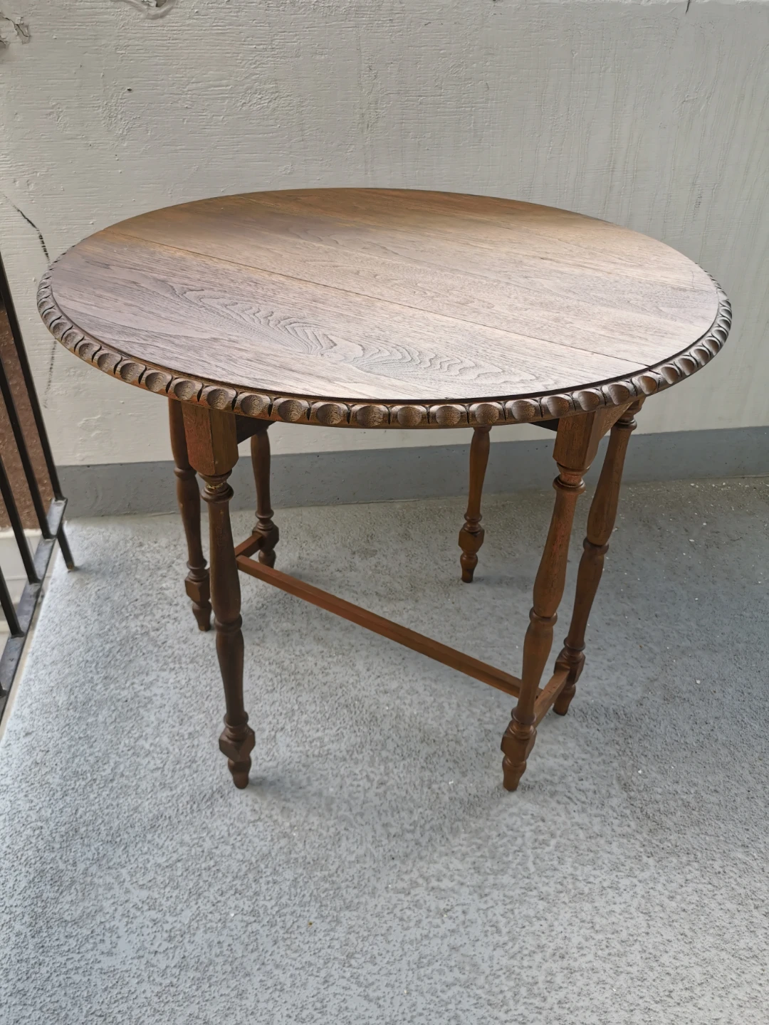 Vintage Gateleg Drop-Leaf Table Turned Legs Decorative Wood Top - photo 4