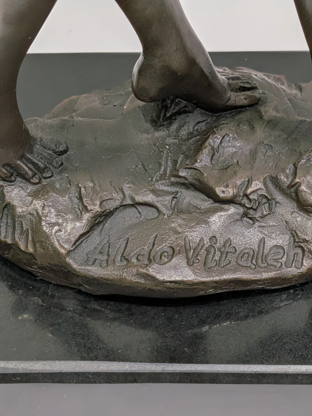 Bronze Female Sculpture by Aldo Vitaleh - photo 5