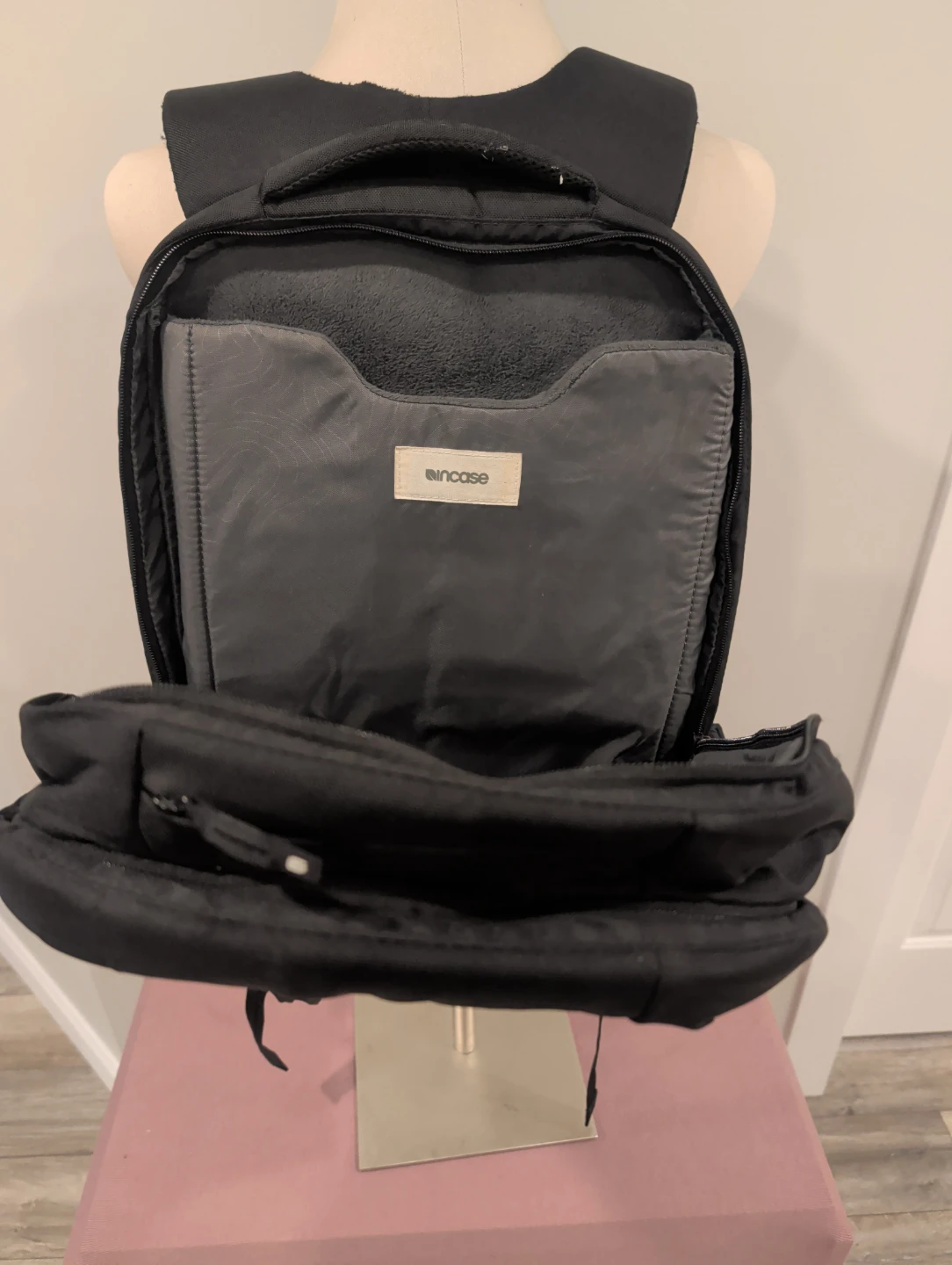 Incase Laptop Backpack - Black - photo 2