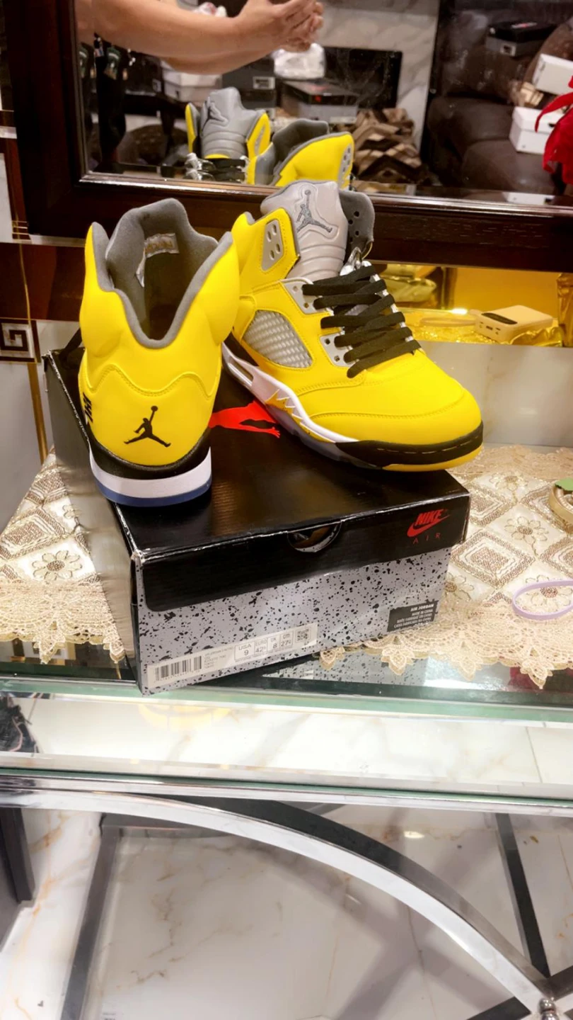 Air Jordan 5 Retro Varsity Maize Size 9, 12 - photo 4