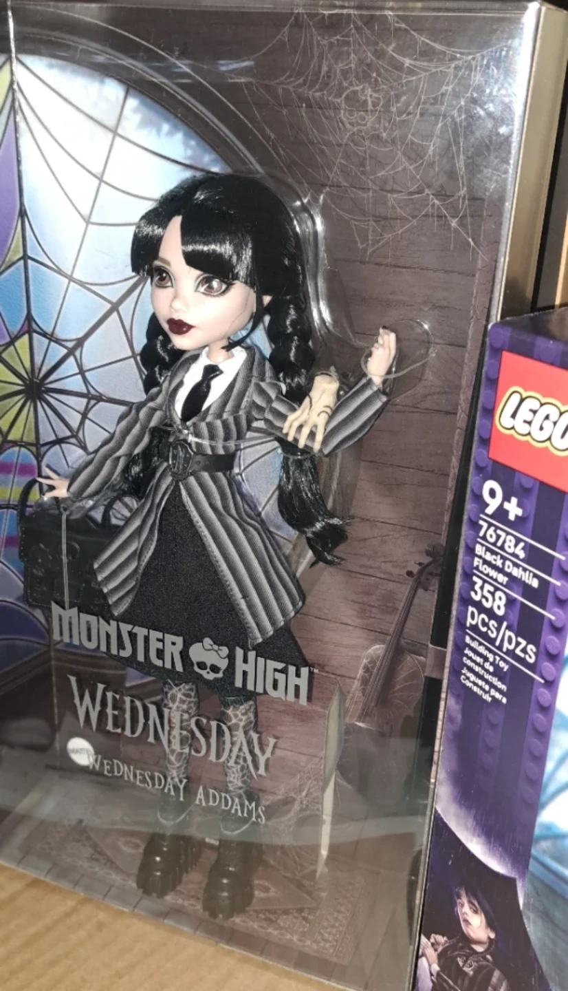 Monster High Wednesday Addams Doll and LEGO Black Dahlia Set - photo 5