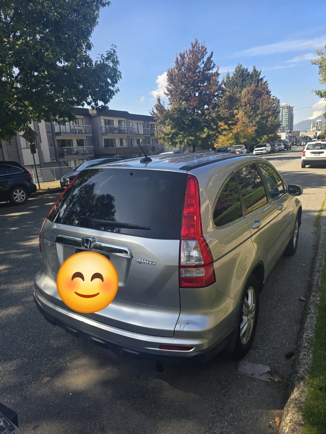 Silver Honda CR-V 4WD - photo 4