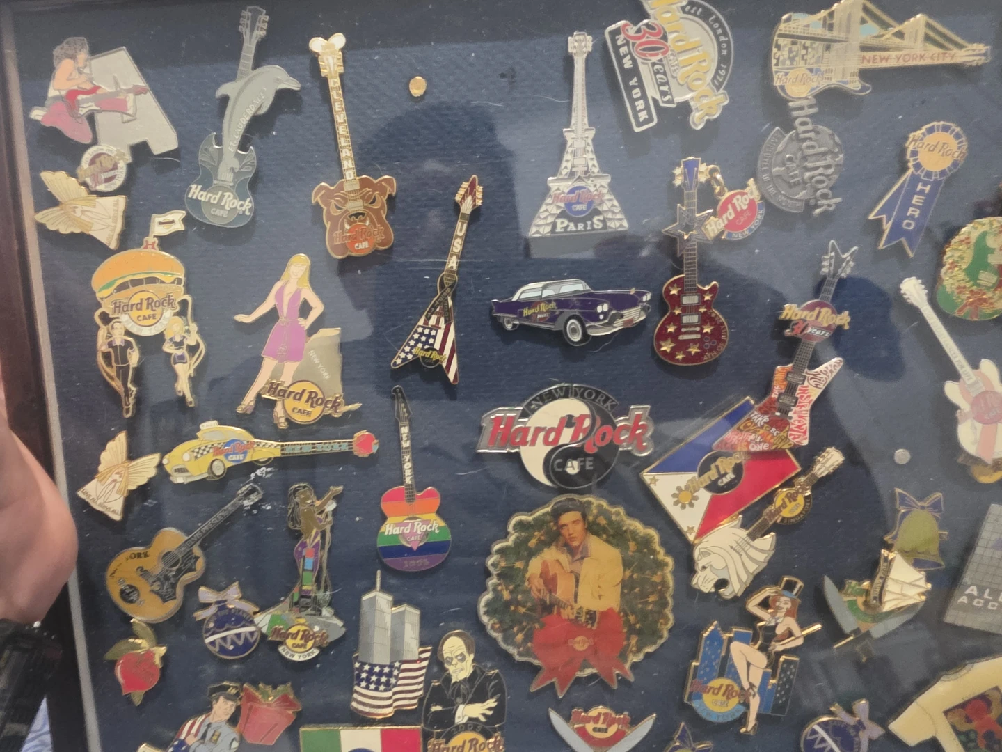 Arts and Collection the pins - photo 2