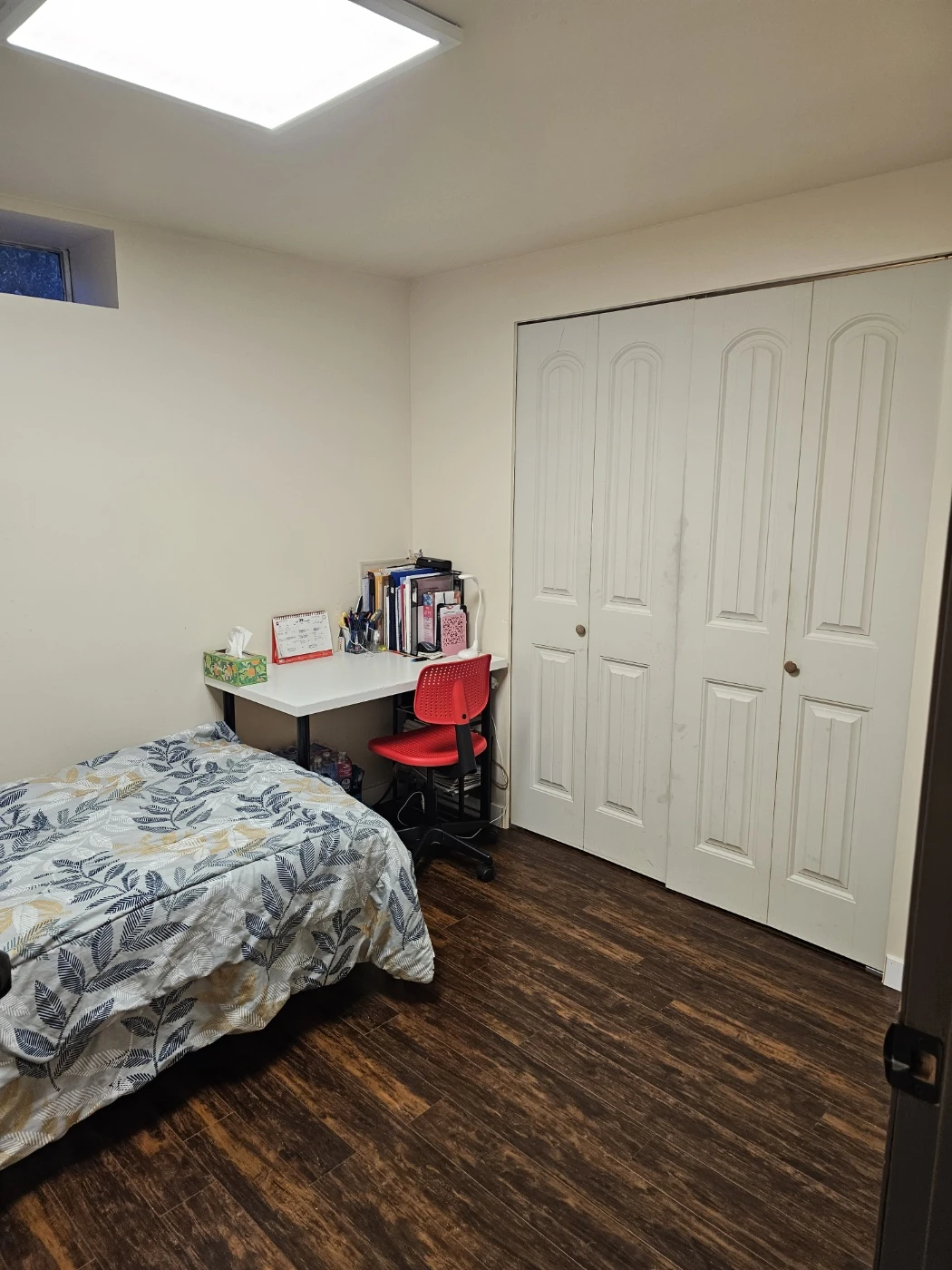 Clean Room near Lougheed Station – All Essentials Included - photo 2