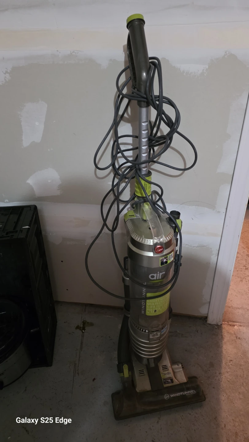 Hoover WindTunnel Air Upright Vacuum