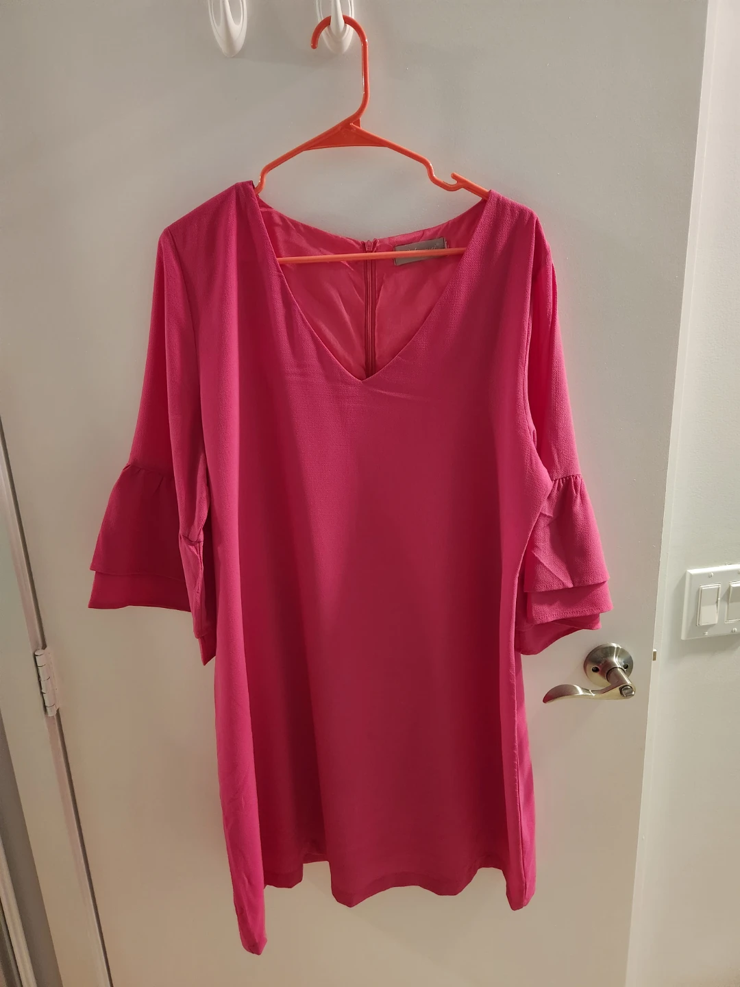 Belongici Hot Pink Bell Sleeve V-Neck Dress - photo 3