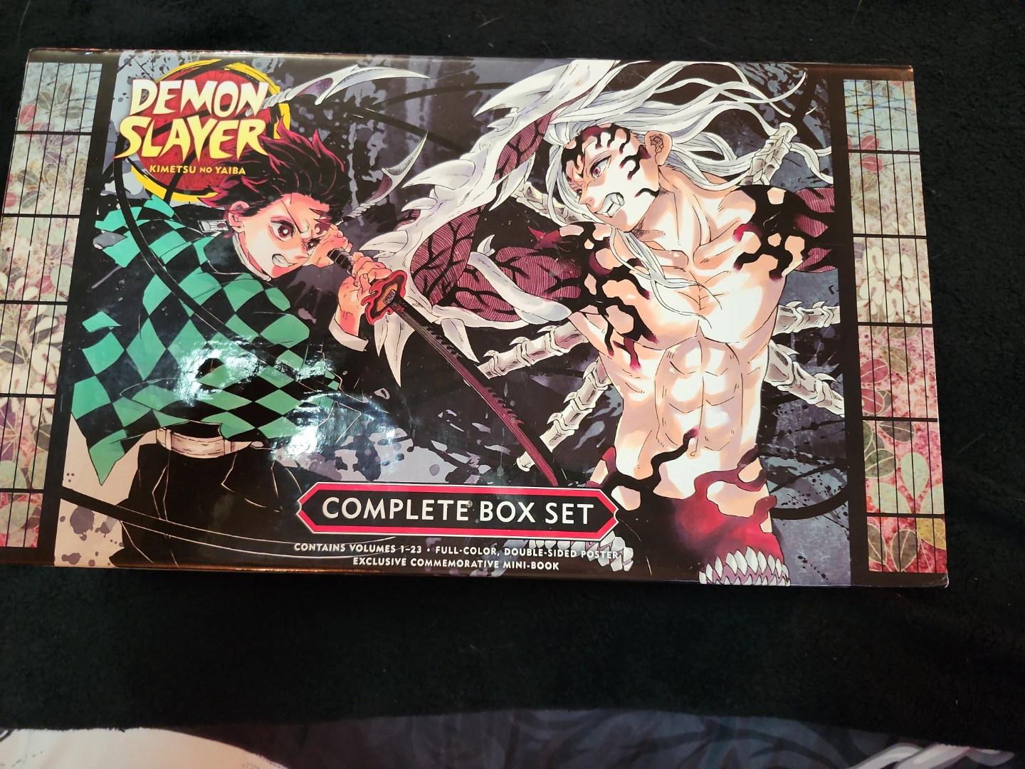 Demon Slayer: Kimetsu no Yaiba Complete Box Set (Volumes 1-23) - photo 4