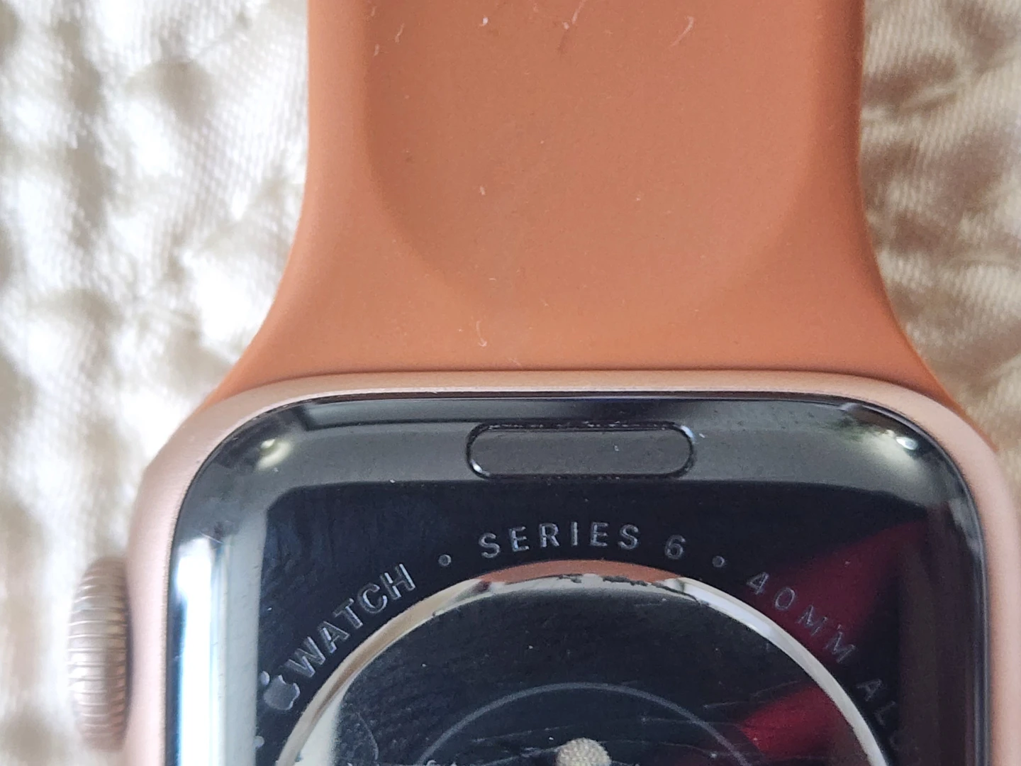 Apple Watch Series 6 GPS Gold 40mm with New Floral Silicone Band - photo 2