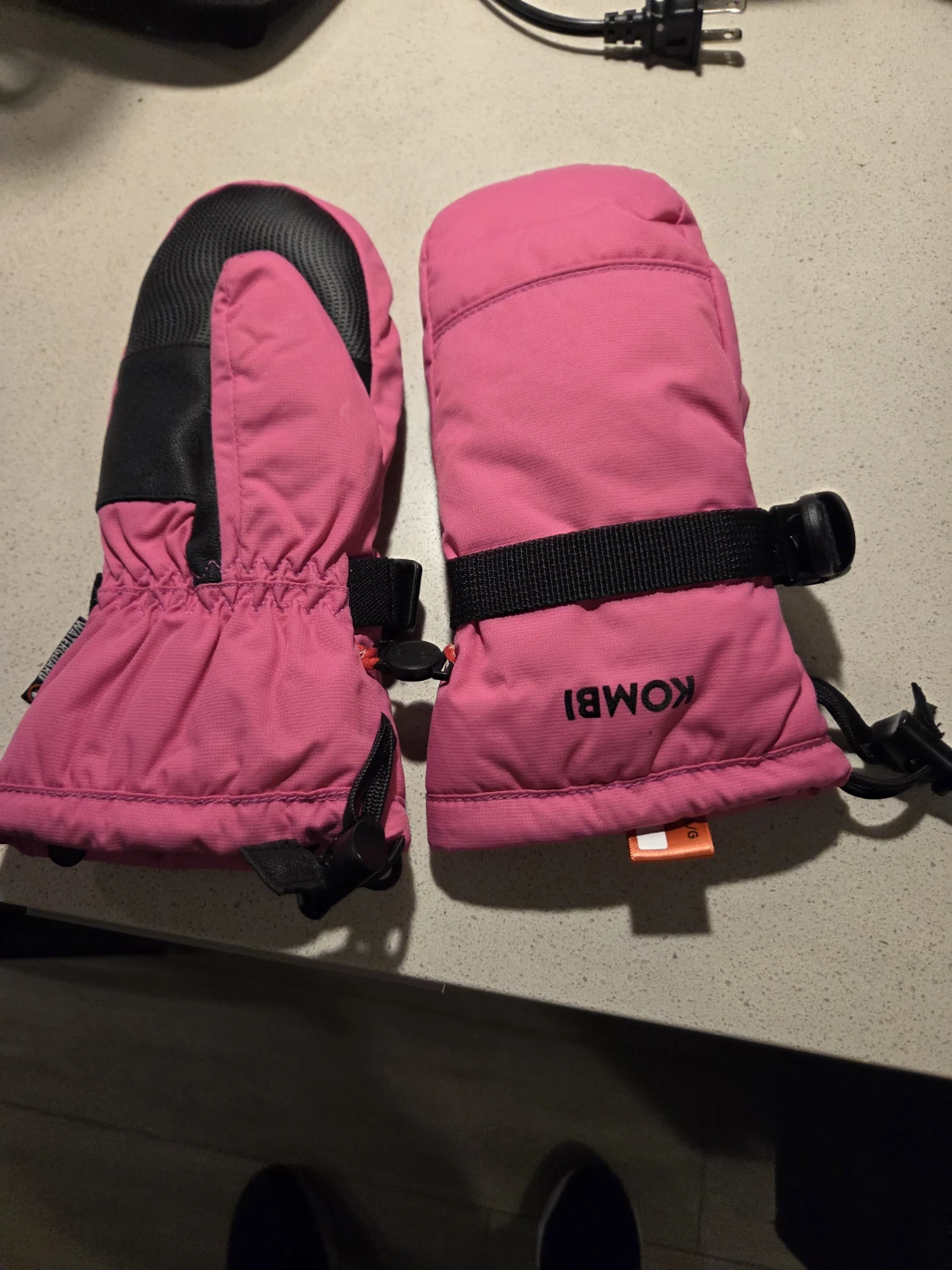 Kombi Pink Winter Mittens - photo 4