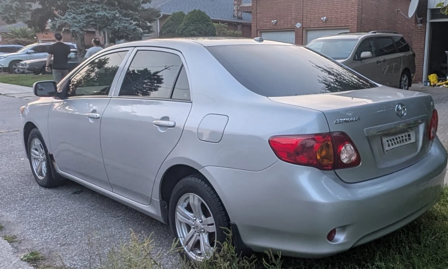 2010 Toyota Corolla CE | 265,990 km | Well Maintained - photo 3