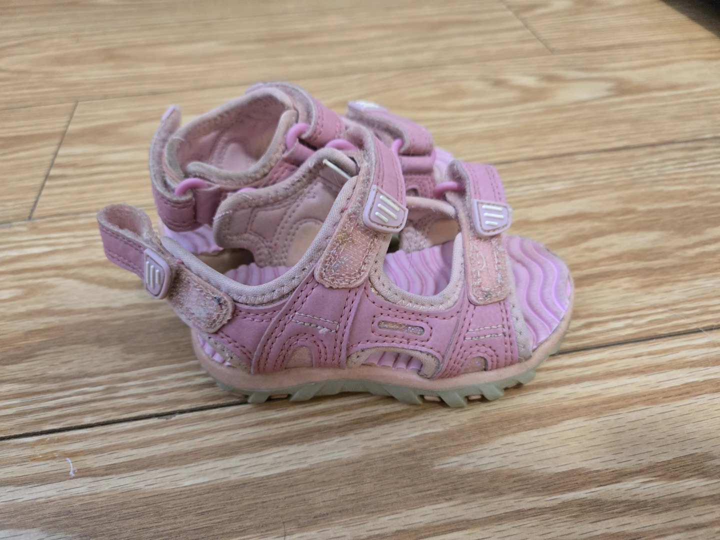 girls sandles size 6
