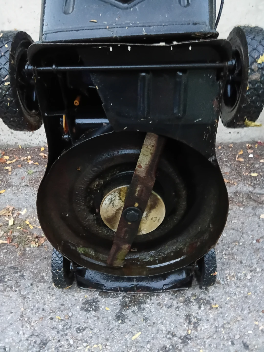 Yardsworks 18" Electric Lawnmower - photo 3