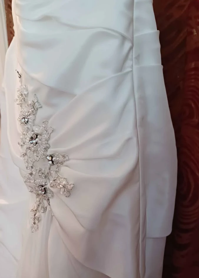 Size 10 - Maggie Sottero Classic Wedding Dress - photo 3