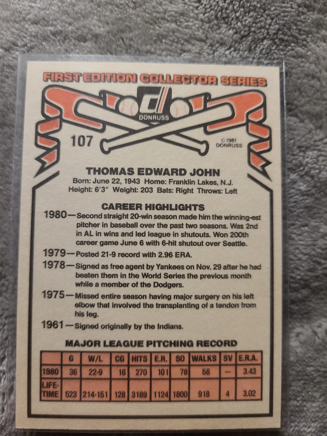 1981 Donruss Tommy John Baseball Card - photo 2