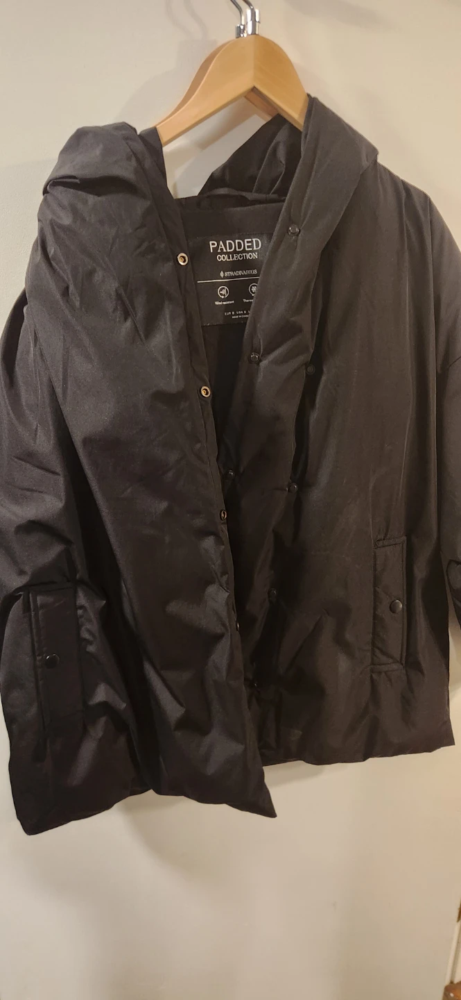 Women's Stradivarius Black Padded Jacket