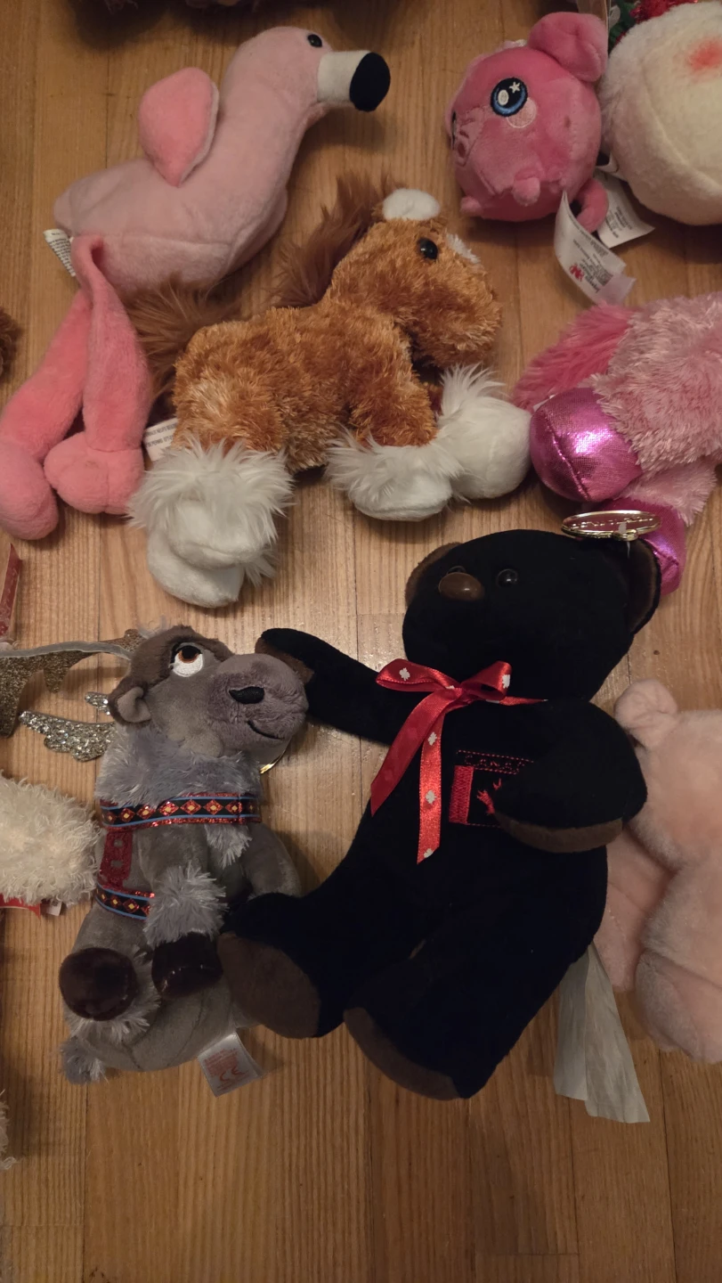 Brand-new assorted plushie toys - photo 3