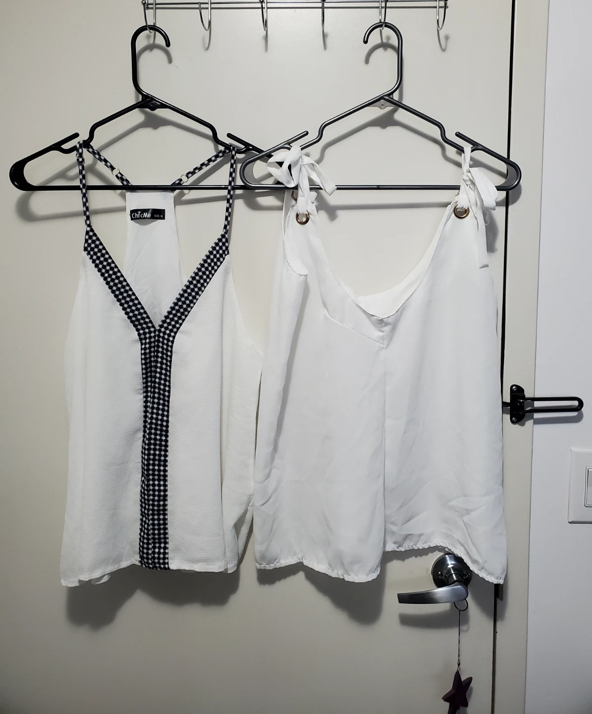 Bundle of Women's Sleeveless Tops (12 pieces $20) - photo 2
