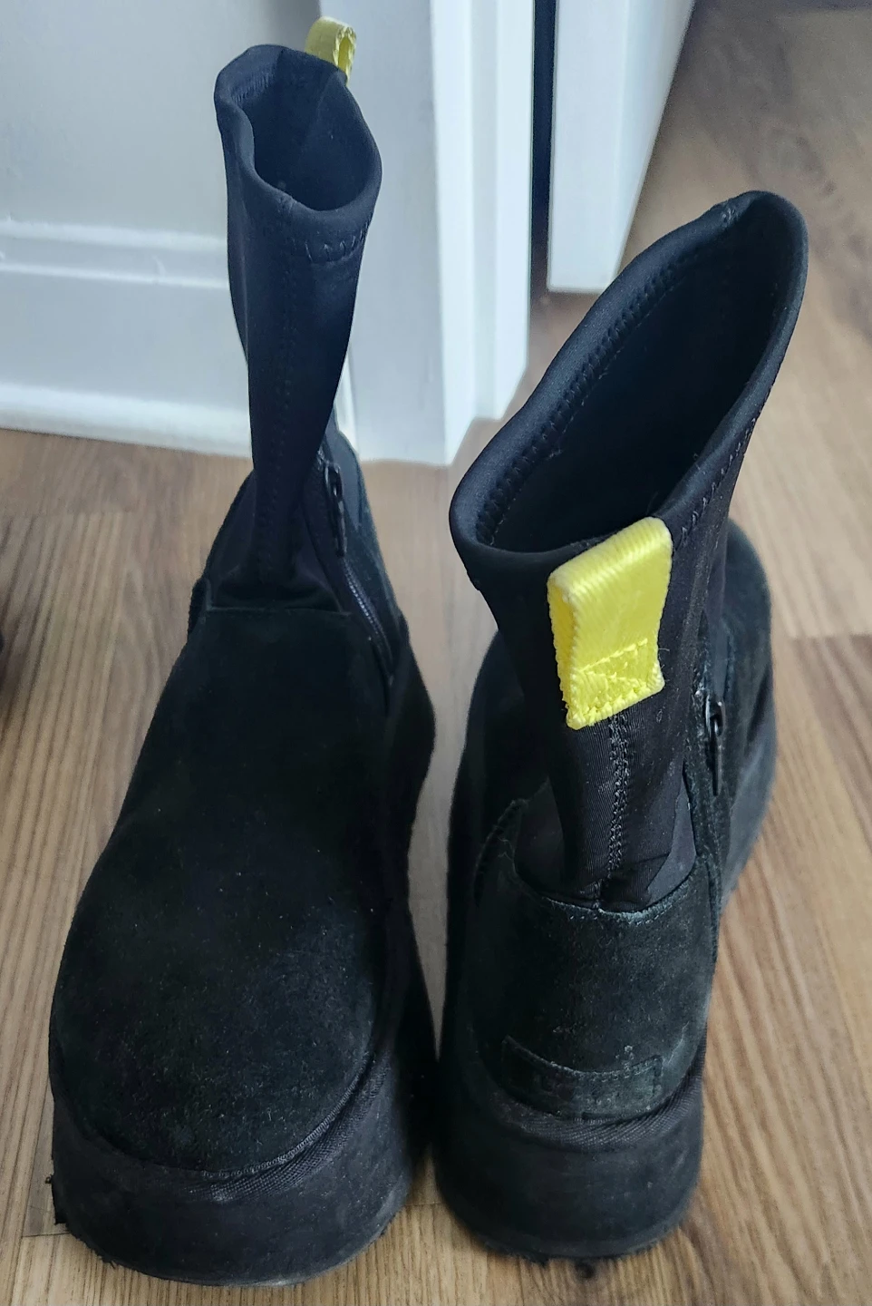 UGG Black Platform Ankle Boots size  8 - photo 2