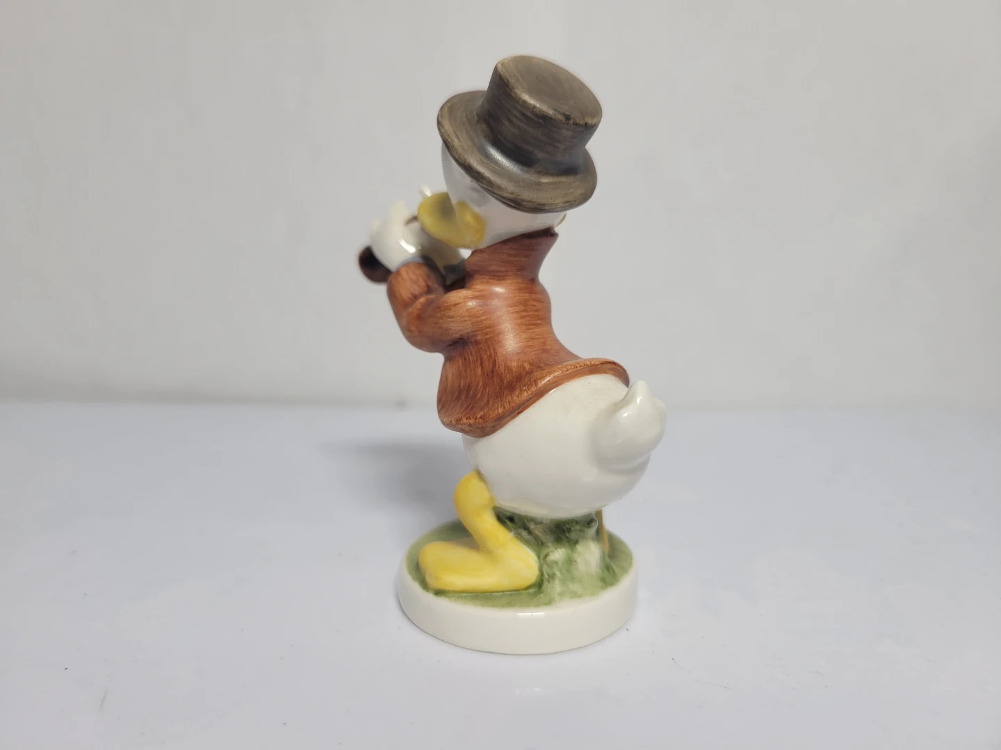 Vintage Disney Goebel Donald Duck Figurine - photo 2