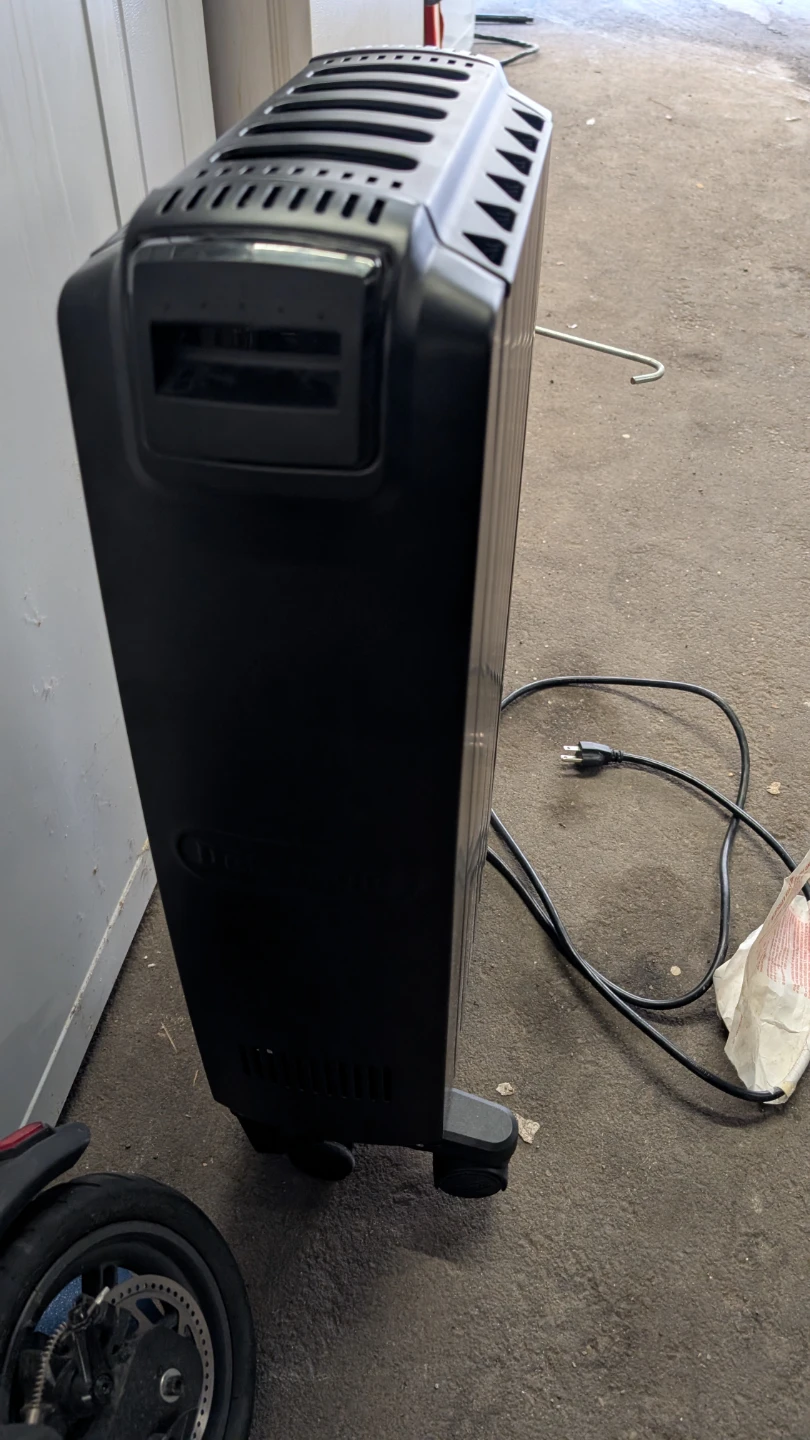 Delonghi Oil-Filled Radiator Heater - photo 3