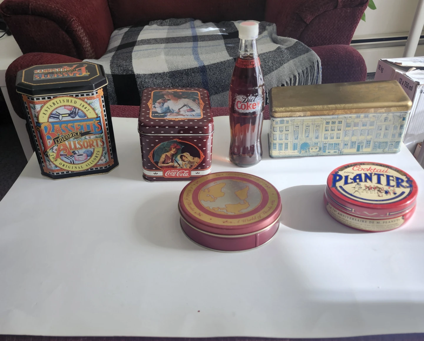 Collectable tins - photo 2