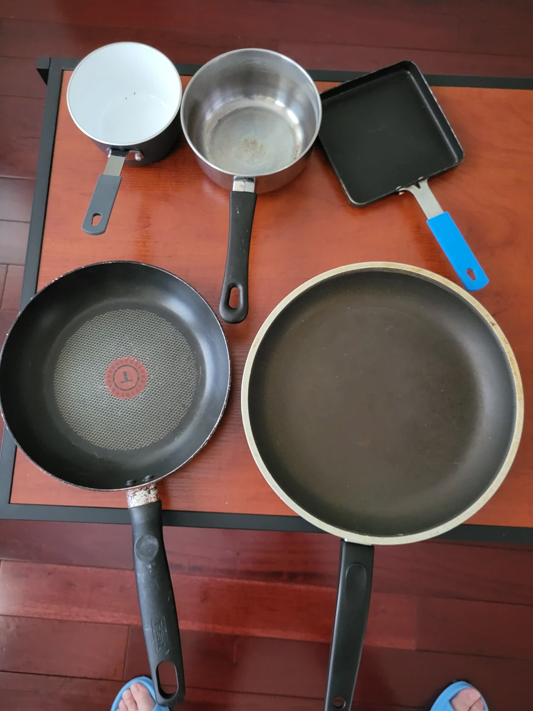 Set of 5 Assorted Pans and Small Pots