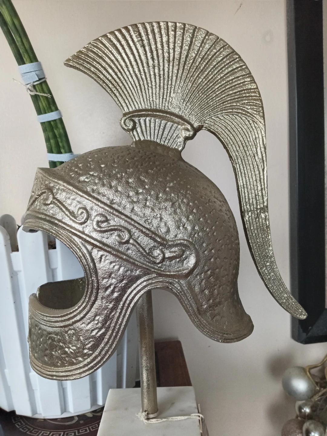 Hand Made Metal Spartan Helmet Decor on Marble Base - photo 4