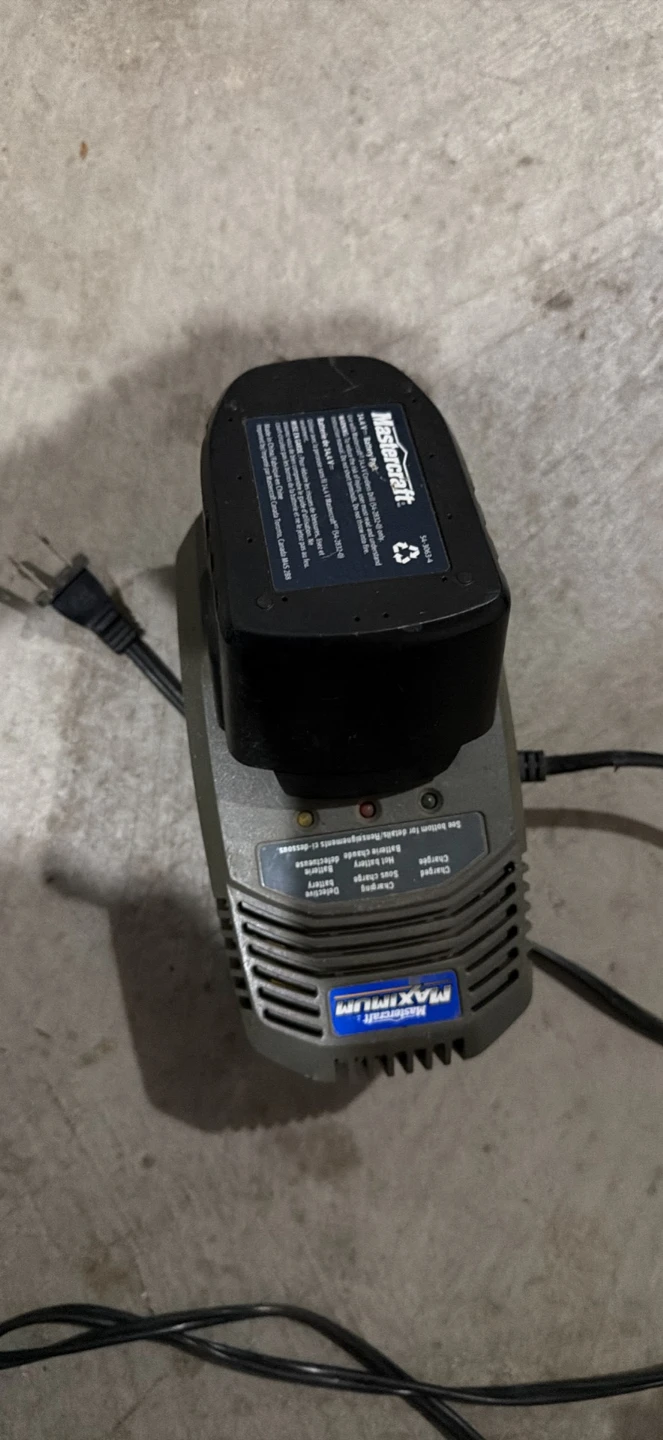 Mastercraft Maximum 24.4V Battery Charger