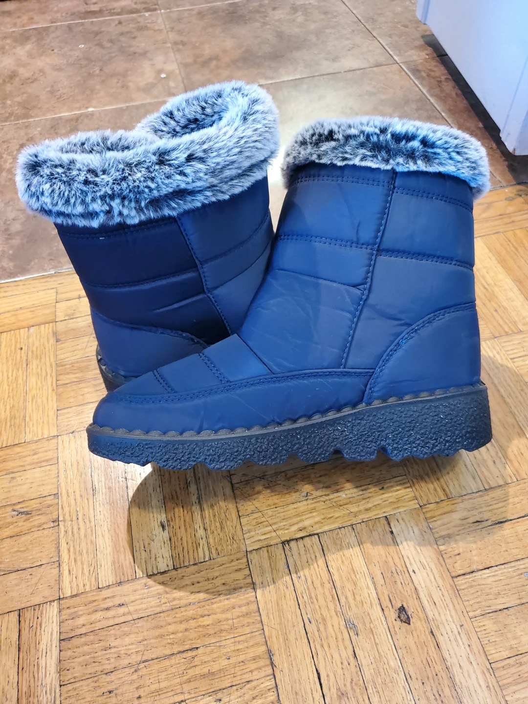 Snow Boots  Brand New Size 37 - photo 3