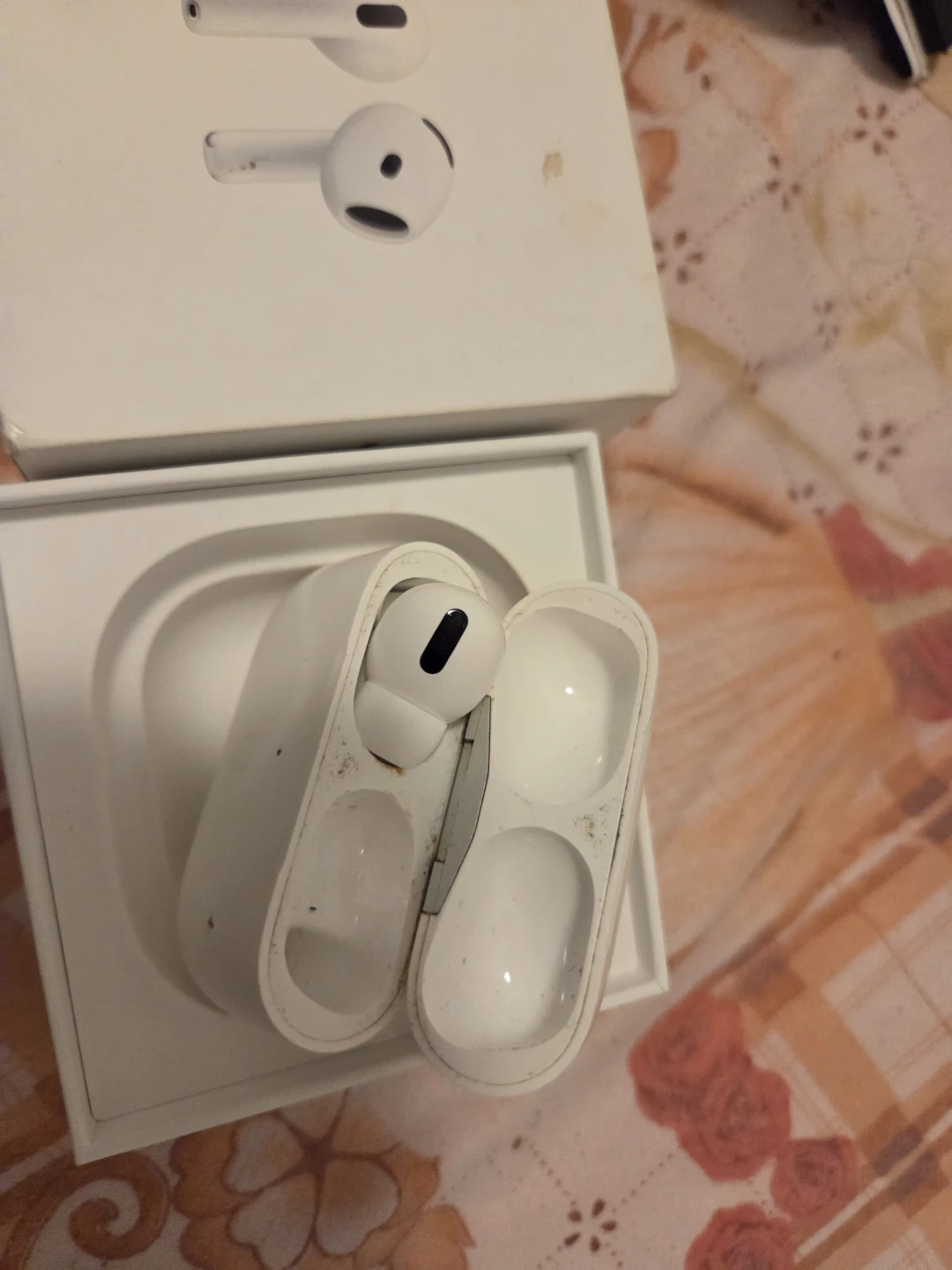 Apple AirPods 4 - photo 2