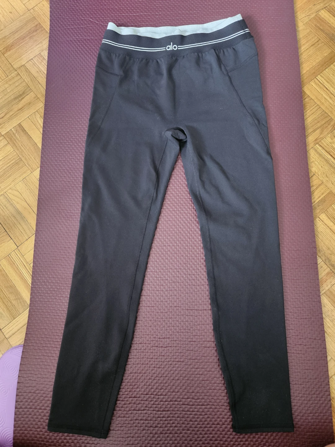 Alo Airbrush High-Waist Leggings - Size M 🏈 - photo 3