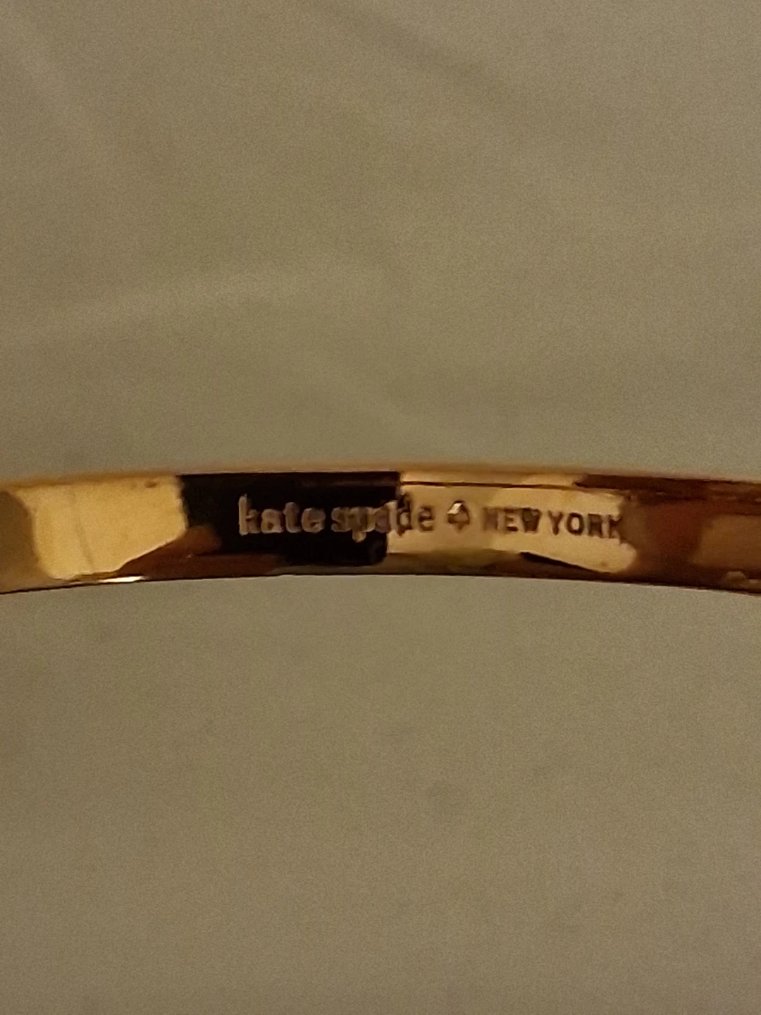Kate Spade New York gold tone bow hinge bangle - photo 5