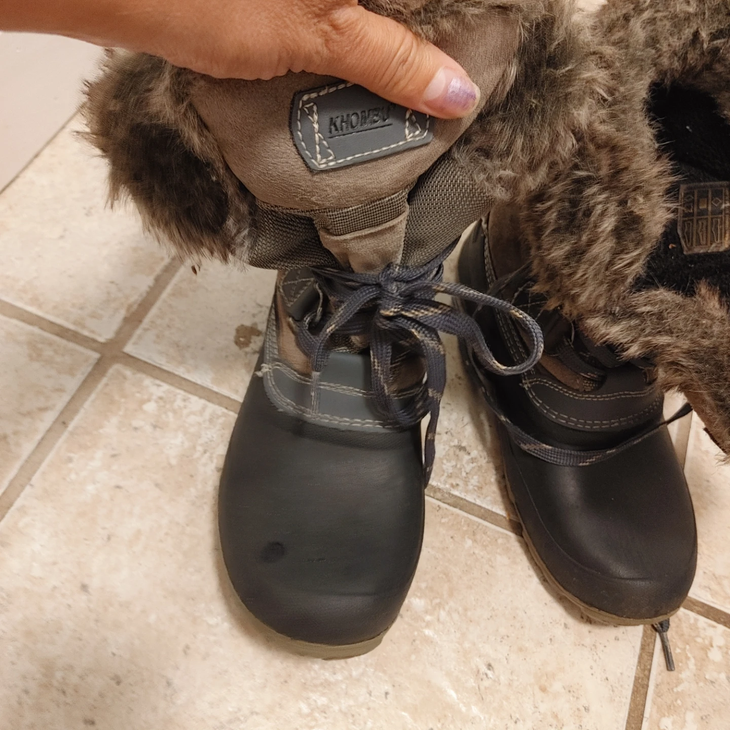 Khombu Women's Winter Boots Size 8 - photo 3