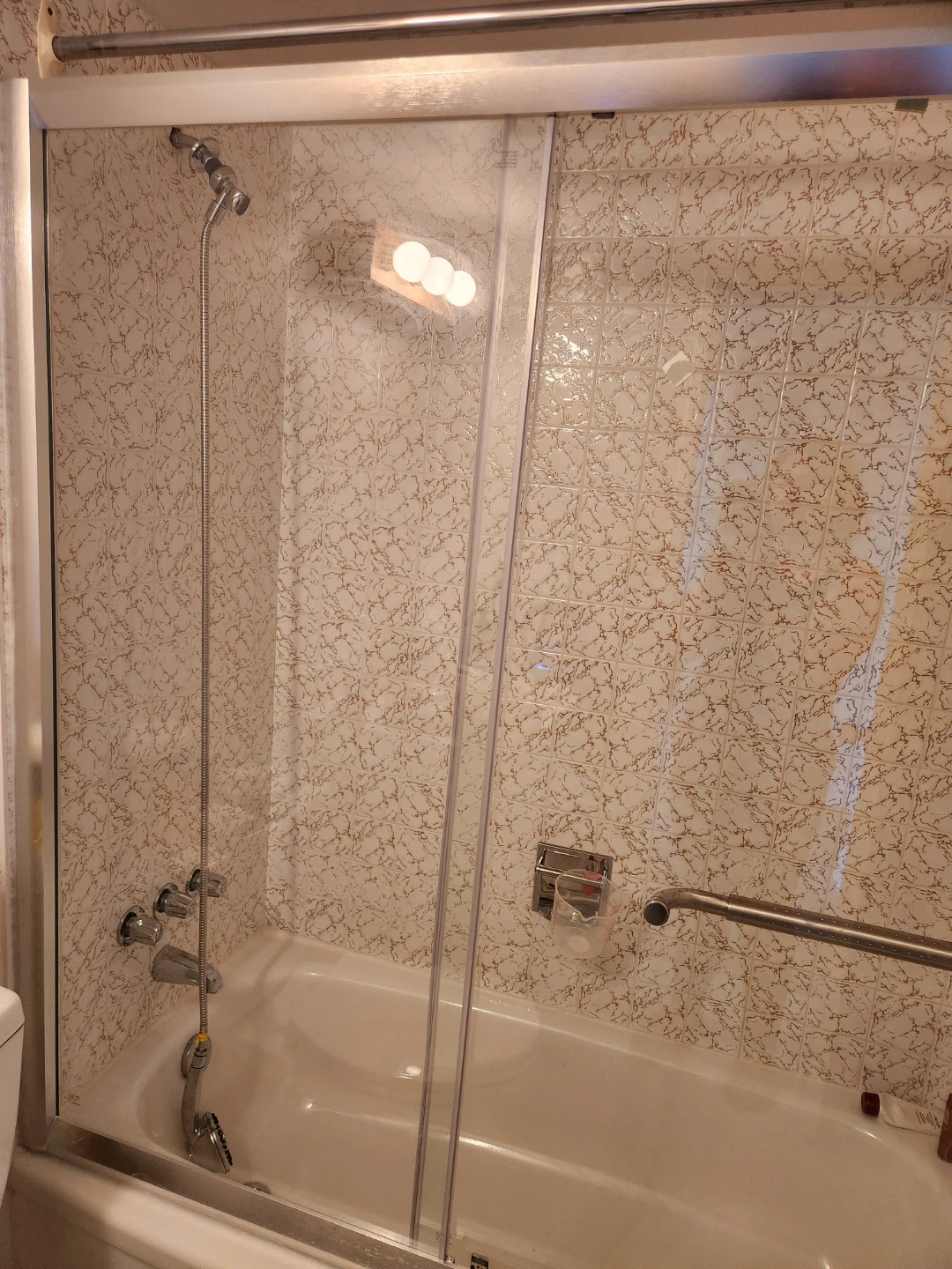 Sliding glass bathtub shower doors - photo 2