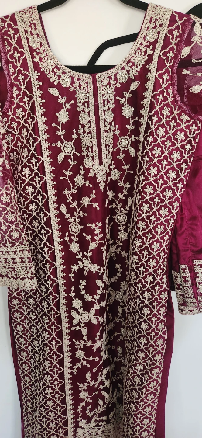 Burgundy Embroidered Kurti - photo 2