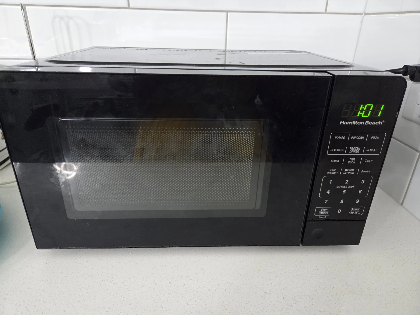 Hamilton Beach Countertop Microwave - photo 2