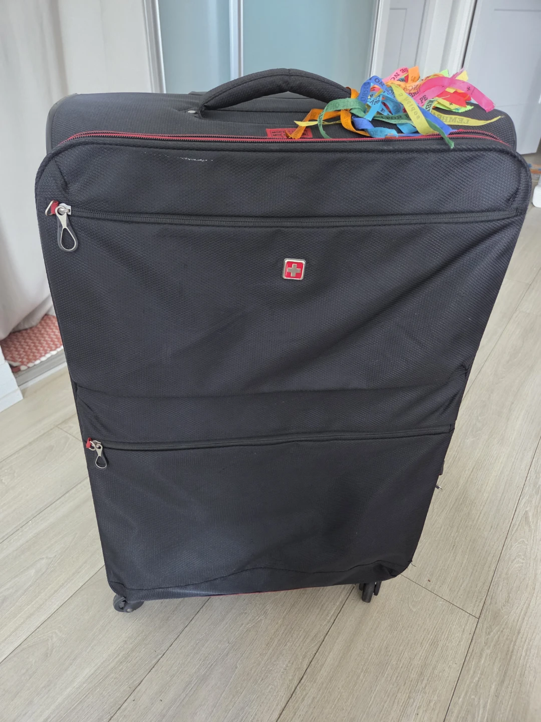 SwissGear Black Wheeled Suitcase it's moving sale - photo 4